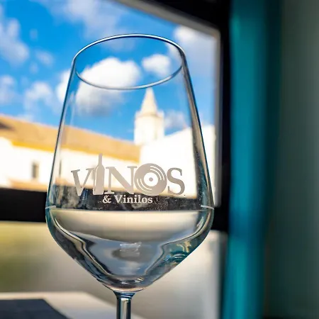 Vinos & Vinilos アパート アヤモンテ